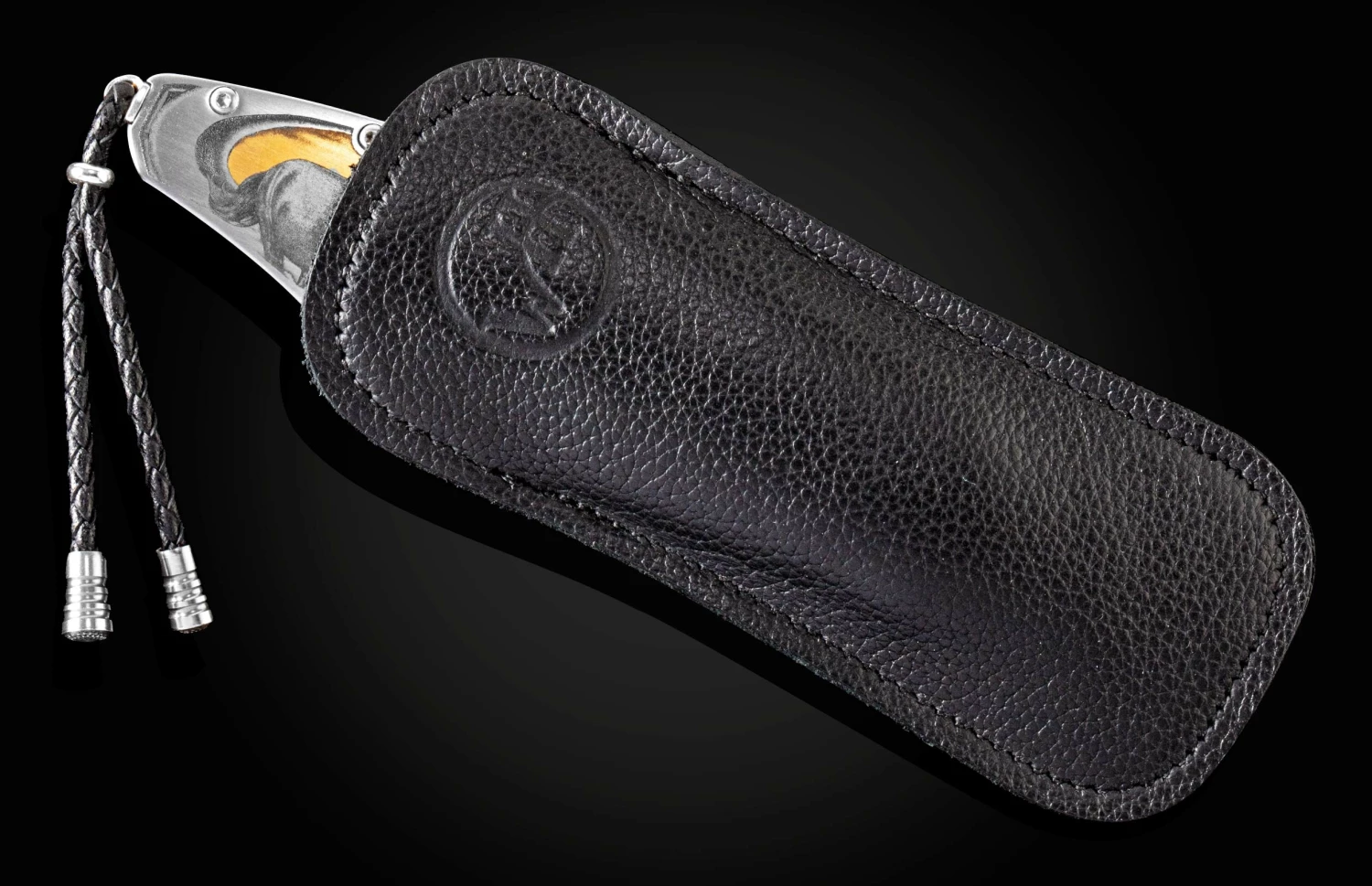 Wild & Free II Hand-engraved Pocketknife With Hand-forged Damascus Blade 6 Wild & Free II Hand-engraved Pocketknife With Hand-forged Damascus Blade - Image 4