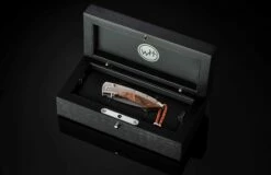 Redwood Titanium Pocketknife With Redwood Burl And Hand-forged Damascus Blade -KNIFECOMMAND Sales b04 redwood 5 box