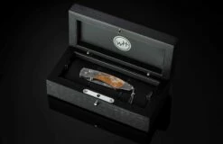Mt Fuji II Hand-forged Damascus Folding Knife With Japanese Maki-e -KNIFECOMMAND Sales b12 mt fuji ii box