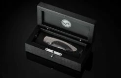 Vega Titanium Pocketknife With Carbon Fiber And 'wave' Damascus Blade -KNIFECOMMAND Sales b12 vega 4